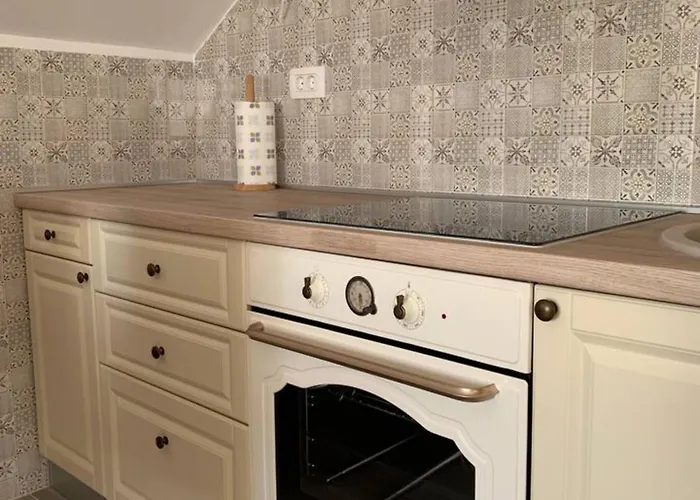 Bordoa De Macura With Bay View Zadar